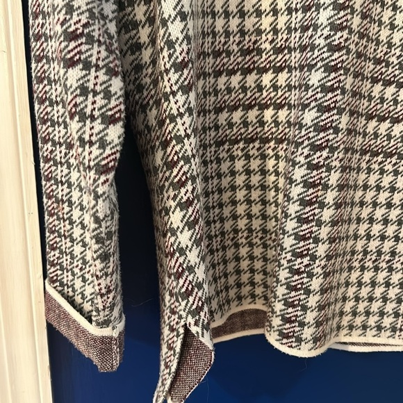 NWOT Women’s Appleseeds Gray Houndstooth Print Mock Neck Sweater Size Medium - Picture 4 of 9